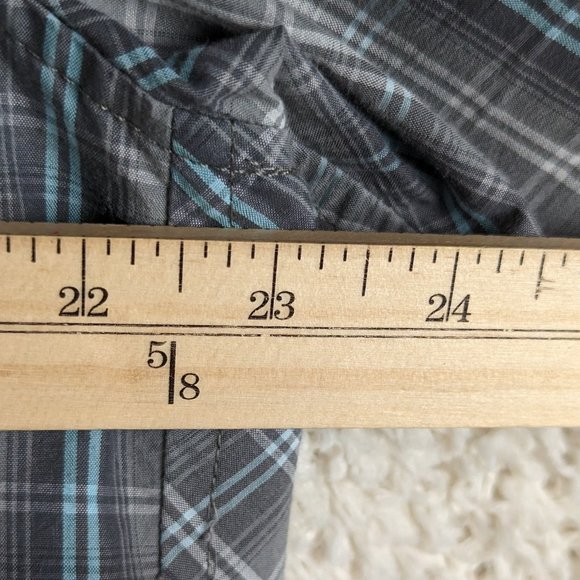 NordicTrack* Men's Short Sleeve Button Down Curved Hem Zipper Pocket Shirt~Large - Picture 9 of 13